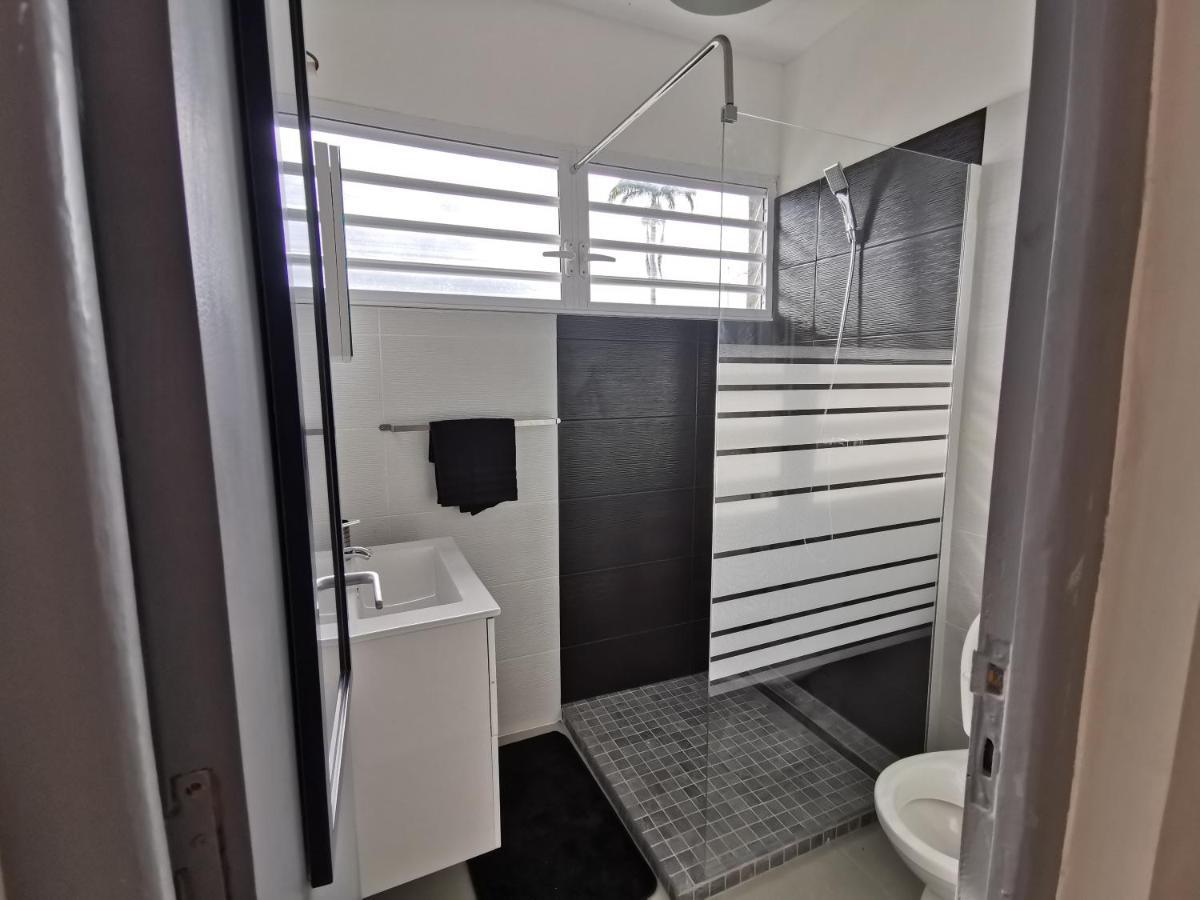 Appartement vue mer et montagne à 50m de la plage Le Gosier  Esterno foto