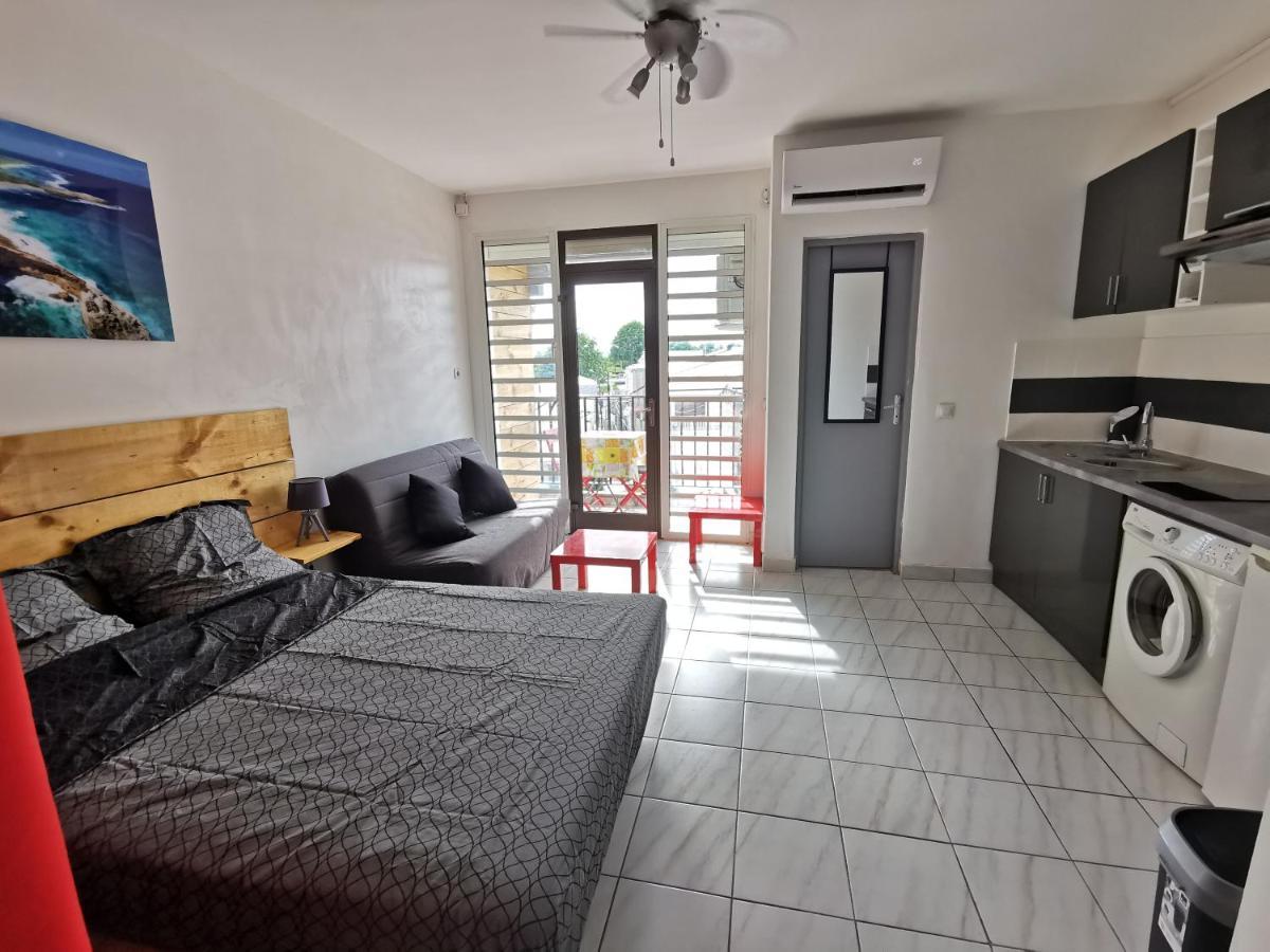 Appartement vue mer et montagne à 50m de la plage Le Gosier  Esterno foto